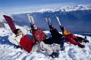 9 взрослые отдыхают на лыжах